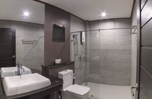 Pa Ngio Hotel | Budget-Friendly Chanalai Resort with Pool and Breakfast
