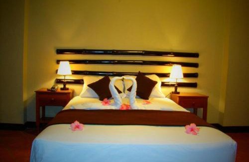 Kimiri Hotel | Budget-Friendly Chanchamayo Inn with Pool & Restaurant
