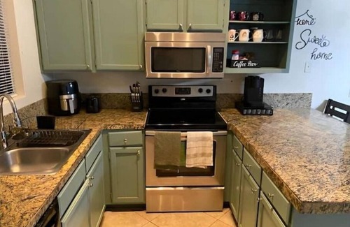 Stonegate Crossing II House | Pet-Friendly Chandler: Your Perfect Home Base Awaits