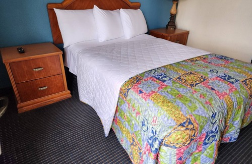 Chandler Hotel | Discover Chandler Inn: Eco-Friendly Stay with Breakfast