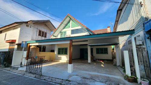 Chiang Khan House | Budget-Friendly Chandra Home - Ideal for Families