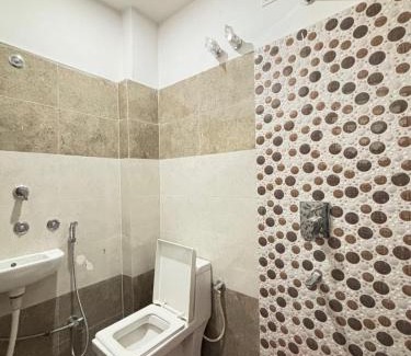 Varanasi House | Chandrakala Residency Paying Guest House Near Kashi Vishwanath Temple and Ganga Ghats
