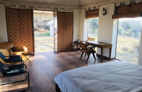 Bali Hotel | Discover Chandraprabha Resort - Jawai with Pool & Restaurant