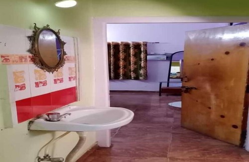 Paderu House | Cozy Chandrika Guest House: Family-Friendly with Breakfast