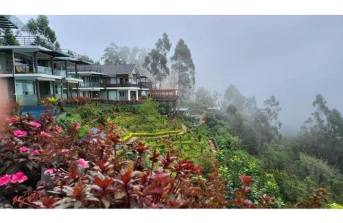Periyur Resort | Experience Chandys Drizzle Drops - Munnar Top Station Escape