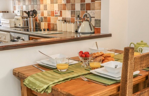 Haworth Cottage | Pet-Friendly Getaway at Changegate Cottage with Breakfast