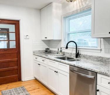 Holly Hill House | Pet-Friendly Retreat at Changes In Latitude - A 4-Star Getaway