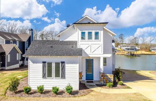 Dadeville House | Experience Changes In Latitude: Ideal for Families