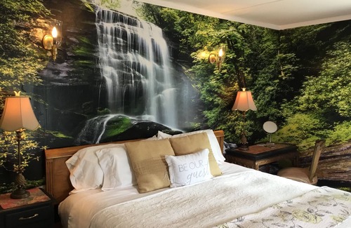 Craryville Bed & Breakfast | Guest Rated: Changing Times Boutique Country Lodging Awaits