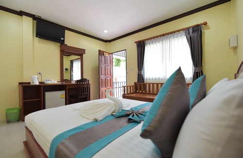 Sai Thai Hotel | Cozy Changsi Resort: Family-Friendly with Kitchen & Breakfast