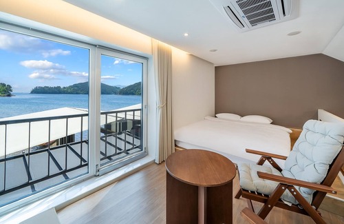 Tagu House | Guest Rated 10/10: Changwon 055 Poolvilla with Kitchen