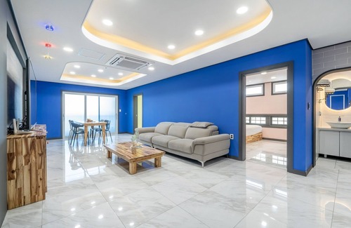 Changwon House | Relax at Changwon Healingtime Poolvilla with Pool Access