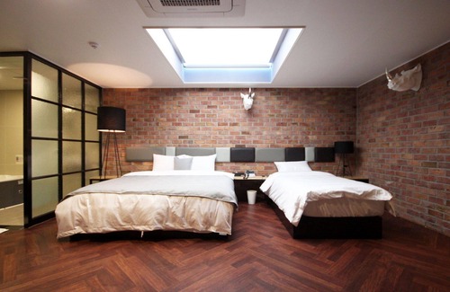 Jinhae Hotel | Eco-Friendly Retreat at Changwon Jinhae with Hot Tub