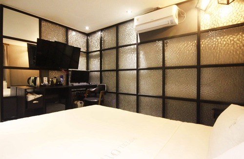 Jinhae-daero Hotel | Eco-Friendly Stay at Changwon Jinhae Olive with Breakfast
