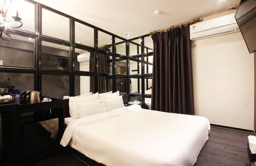 Jinhae-daero Hotel | Eco-Friendly Stay at Changwon Jinhae Olive with Breakfast
