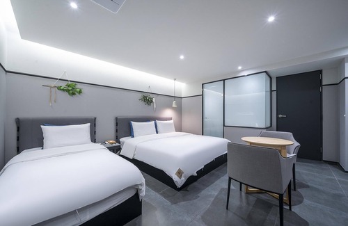 Masan Hotel | Eco-Friendly Changwon Masan Brown Dot with Breakfast Included