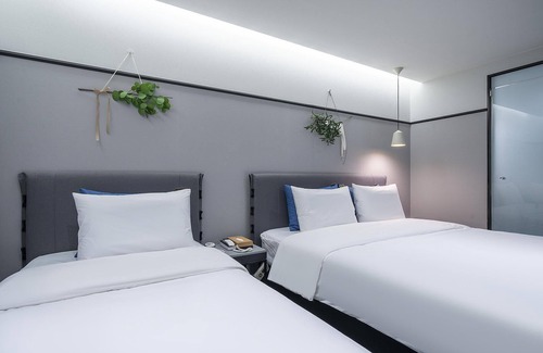 Masan Hotel | Eco-Friendly Changwon Masan Brown Dot with Breakfast Included