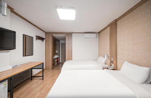 Changwon Hotel | Budget-Friendly Stay at Changwon Olympic Hotel with Dining