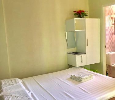 Daanbantayan Bed & Breakfast | Charming Chaniva-Joy Island View Apartments with Breakfast