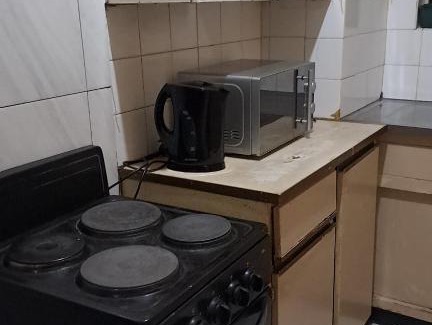 Sunnyside Apartment | Family-Friendly Getaway at Channel One Property