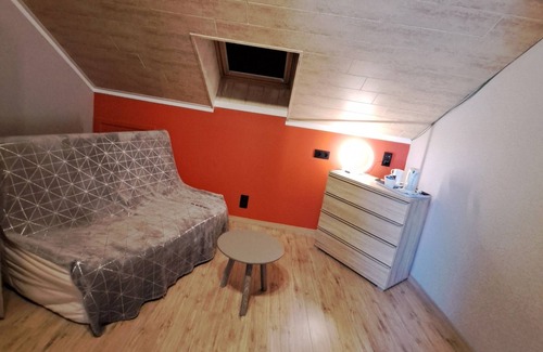 Halleux Bed & Breakfast | Experience Chanteloup, Maison D'hôtes - Halleux with Family