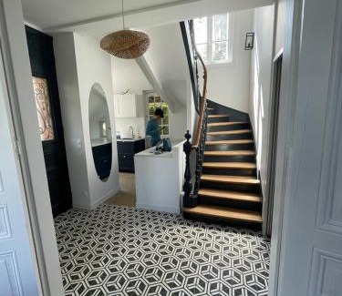 Villers-sur-Mer Villa | Ideal Family Retreat at Chantemerle for 2 Guests