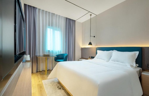 Baiyun Hotel | Convenient Chaoman Hotel near Xiaoping Subway Station
