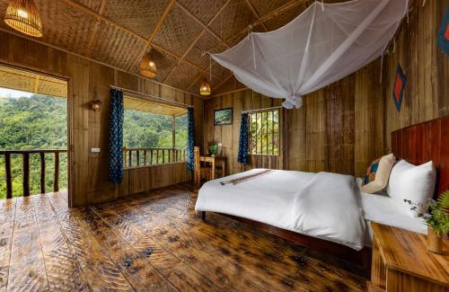 Sa Pa Hotel | Inviting Chapa Farmstay - Mountain Retreat with Dining Options