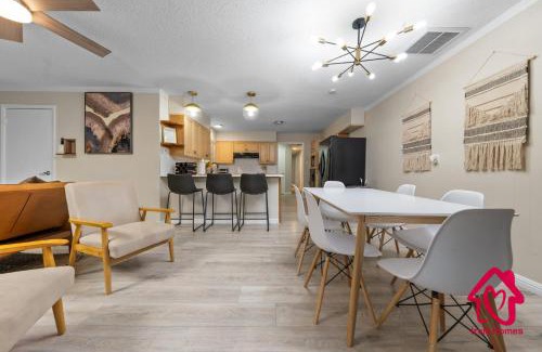 Northeast Heights House | Chapala Charm 6BR Family Oasis - An Irvie Home