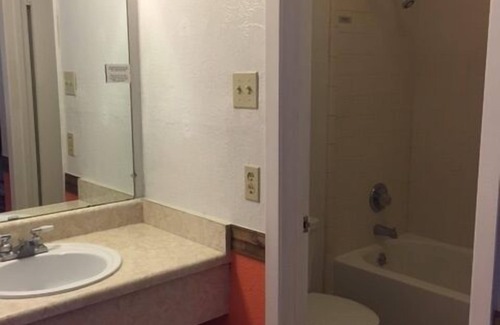 Victoria Hotel | Budget-Friendly Escape at Chaparral Motel with Pool & Spa