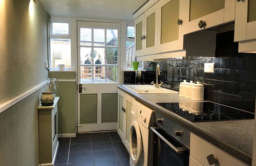 Box Cottage | Idyllic Chapel Cottage: Family-Friendly Retreat Near Bath