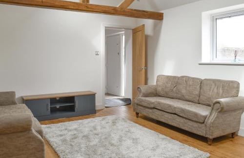Willesborough House | Family-Friendly Retreat at Chapel Farm Barn - Rated 9.4/10