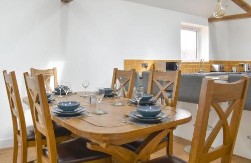 Willesborough House | Family-Friendly Retreat at Chapel Farm Barn - Rated 9.4/10