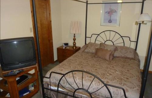 Chapel Hill Apartment | Family-Friendly Stay at Chapel Hill InnTown - Book Now!