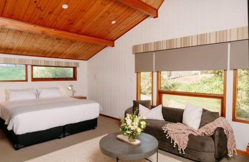 McLaren Vale Apartment | Elegant Chapel Hill Winery Guest House with Breakfast Included