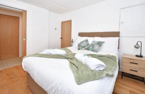 Sandbach House | Chapel House: Comfort and Convenience Await Your Stay