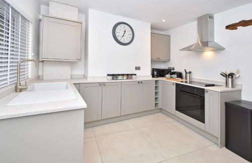 Sandbach House | Chapel House: Comfort and Convenience Await Your Stay