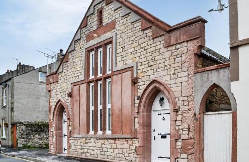 Cockermouth House | Charming Chapel Mouse Cottage: Guest Rated 9.6/10, Family-Friendly