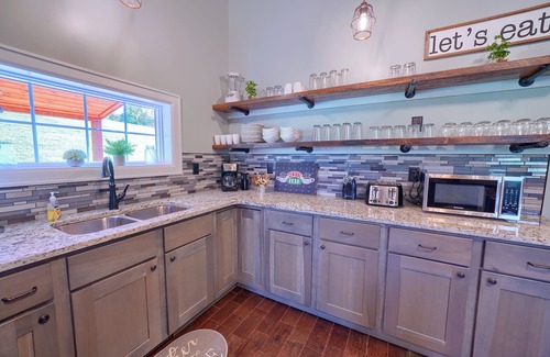 Logan Cabin | Discover Chapel Valley Lodge - Unique Retreat in Hocking Hills
