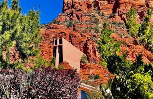 Sedona House | Relax at Chapel Vista Main House with Red Rock Views & Hot Tub