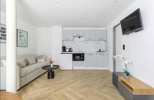 Porte de la Chapelle Apartment | Charming Chapelle/Ordener 1BR Apartment for Family Getaways