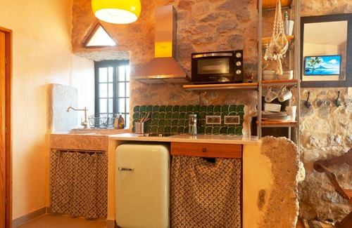 Sintra House | Family-Friendly Chapim Azul Studio with High Guest Ratings