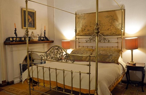 Shimla House | Chapslee Hotel: Guest Rated 10/10 with Hot Tub & Breakfast