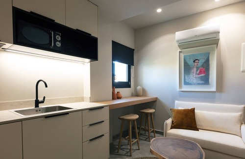 Heraklion Hotel | GD Gallery Suites: Guest Rated 9.2 with Spa & Restaurant