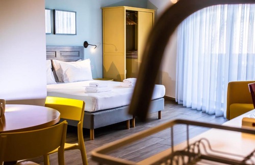 Msida Hotel | Oceanfront Chapter 5 Hotel: Rated 9.1, Family-Friendly Bliss