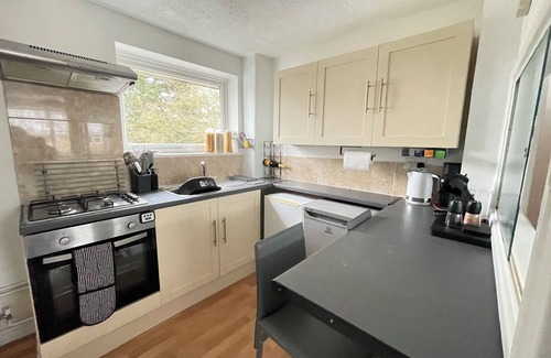 Cambridge House | Cozy 1-Bed House with Garden & Parking near Addenbrooks