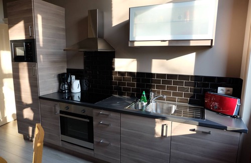 Upper Town Apartment | Stylish Apartment in European District with Spa & Breakfast