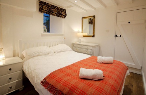 Sedbergh House | Character Converted Barn - Central/WiFi/Woodburner/Parking/Dog Friendly