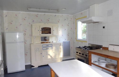 Dineault Cottage | Charming Character Cottage with Ocean Views in Crozon