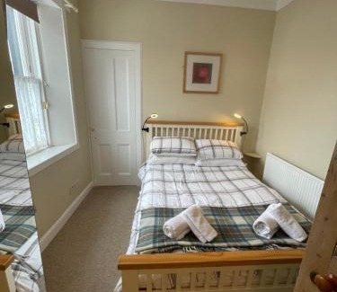 Moffat House | Cozy Cottage Retreat in Heart of Moffat - 9.5/10 Rating
